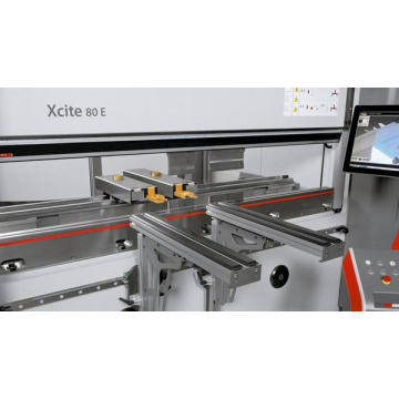 Máquina de corte e dobra CNC disponível